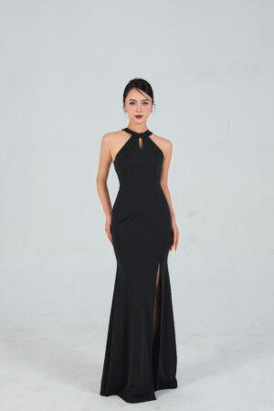 Váy dạ hội đen cổ yếm