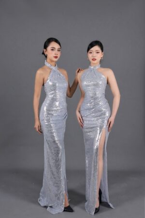 Váy dạ hội kim sa bạc cổ yếm